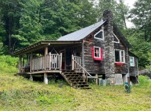 Off grid cabin in the woods!