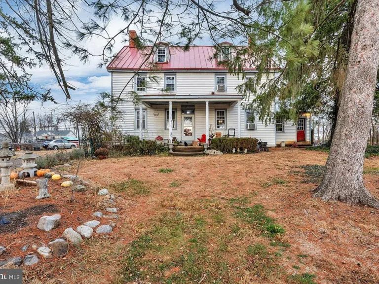 A Timeless 300-Year-Old Farmhouse on 10.33 Acres