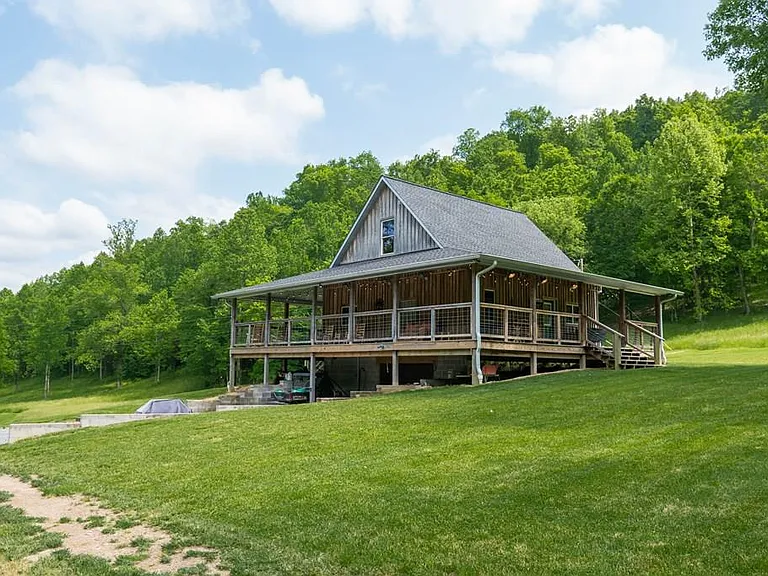 Private 115-Acre