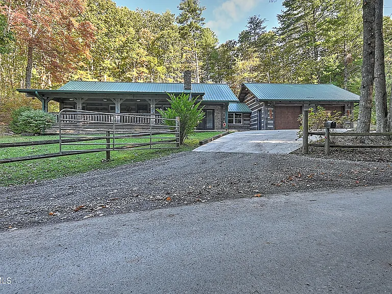 Secluded Mountain Retreat