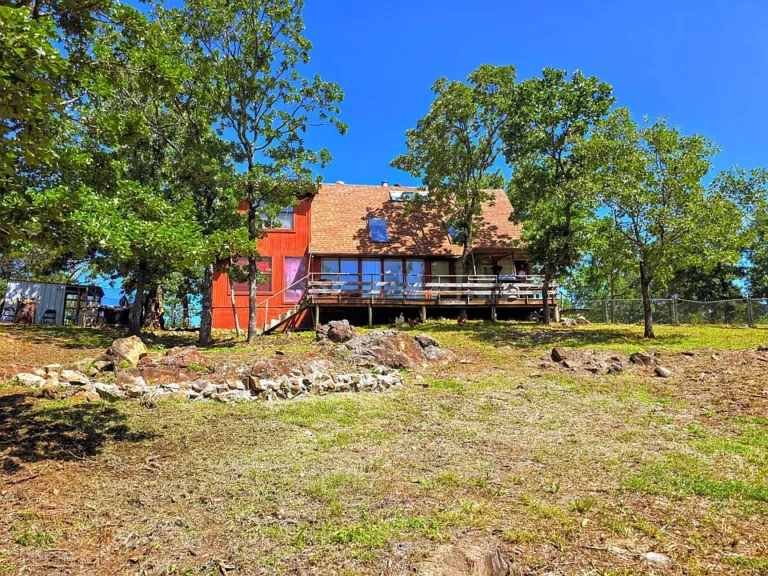 🌲 Peaceful 10-Acre Retreat with Loft-Style Home, Mountain Views & Pond – Just Outside Talihina, OK 🌄