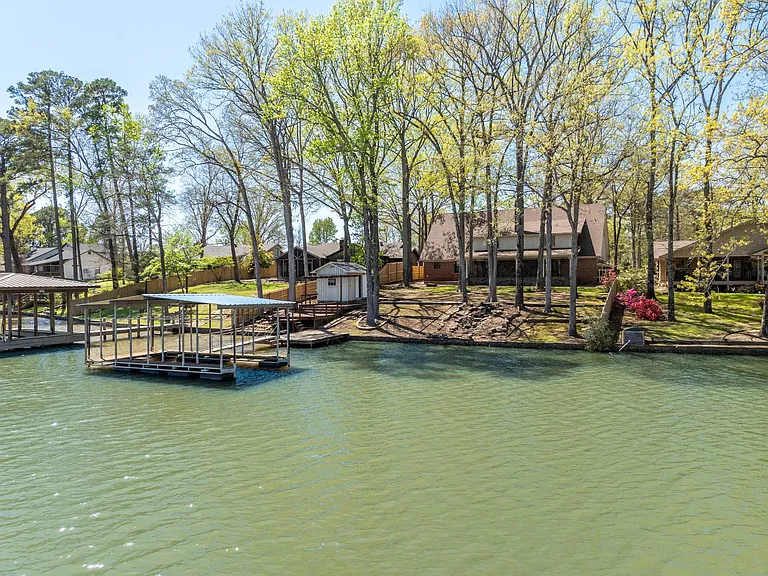 Lakefront Estate Going