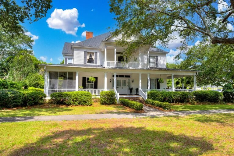 4,000 square feet! Circa 1866 in South Carolina.