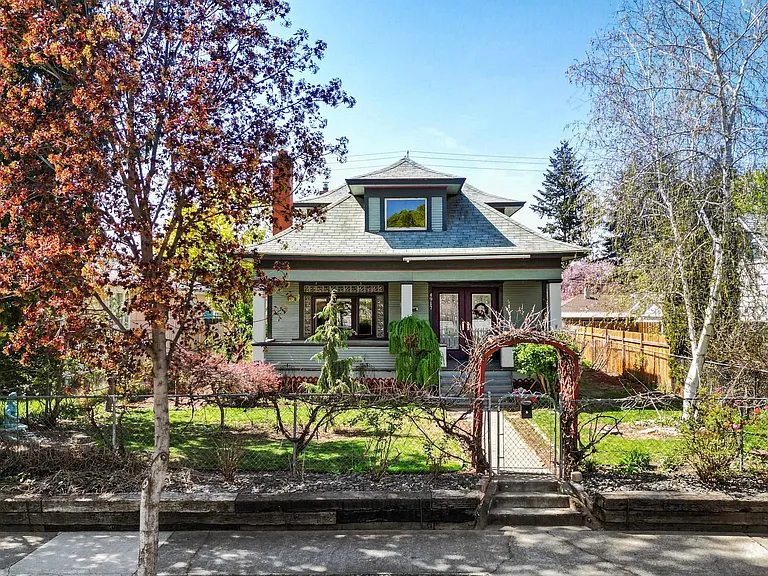Charming 1911 Craftsman