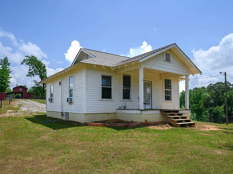 Restored 1940 Farmhouse