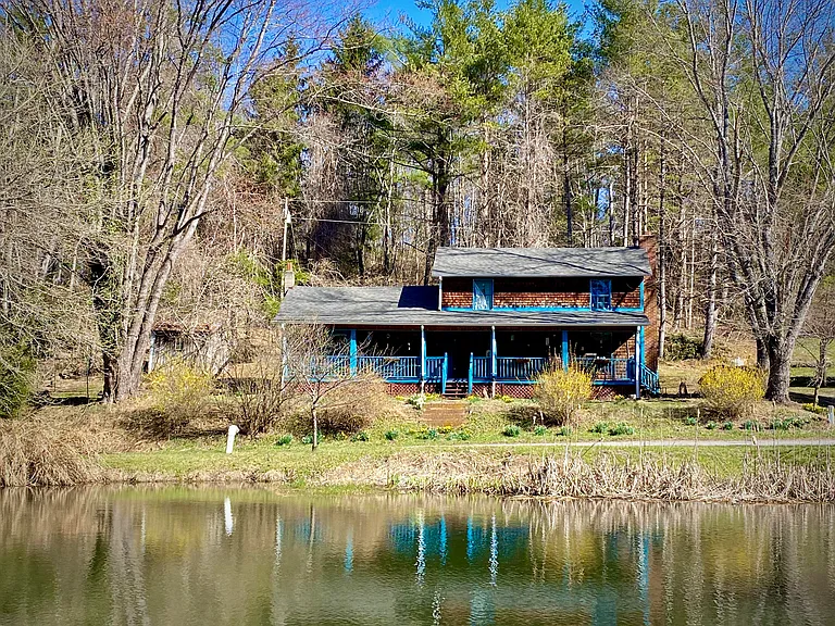 Historic 1877 Farmhouse