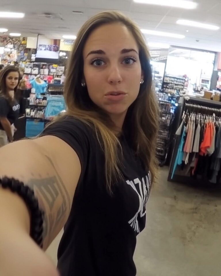 Store Owners Daughter Kicked Me Out for No Reason, Then Her Mom Walked In and Left Me Speechless