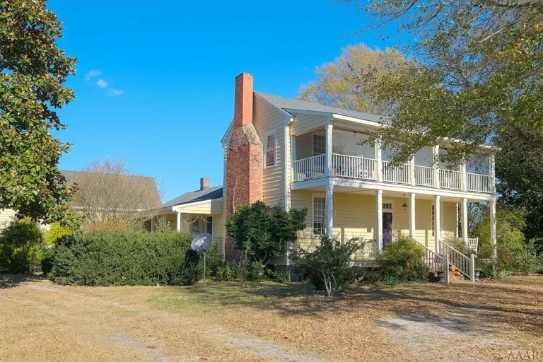OMG! A library with reading loft inside! Circa 1785! Four acres in North Carolina