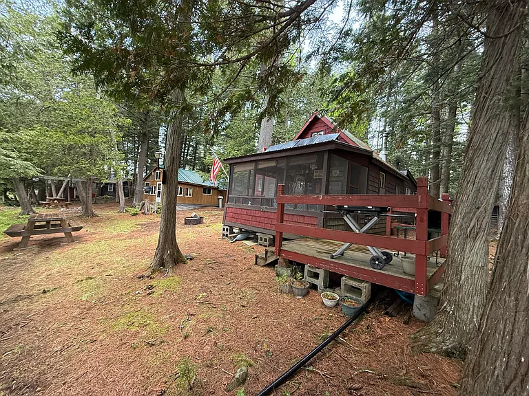 Off-Grid Island Retreat