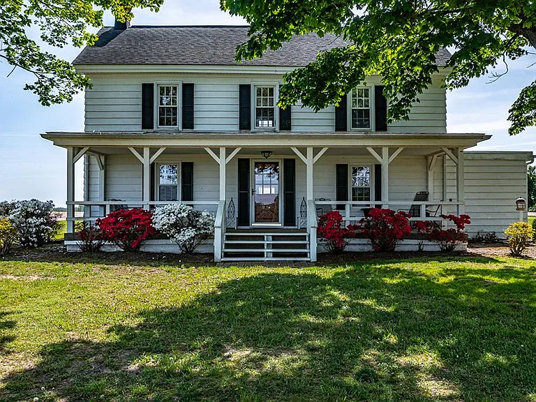 Charming Country Farmhouse