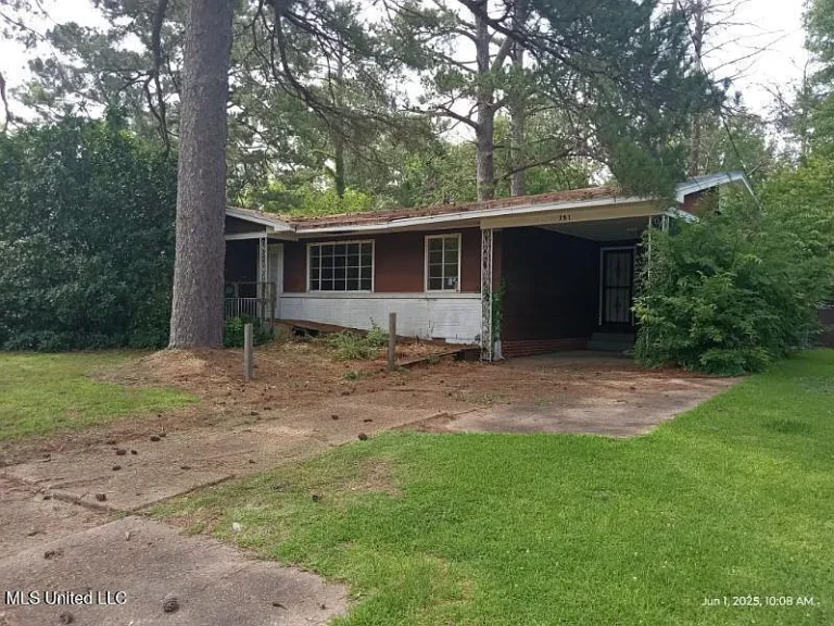 Move-In Ready Home with Pool