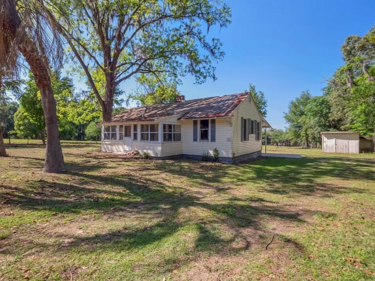 Over 7 acres in Florida. Circa 1936. $135,000