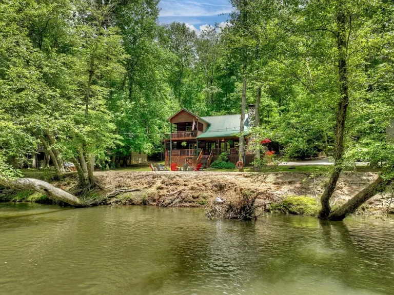 Riverfront Turn-Key Cabin Retreat