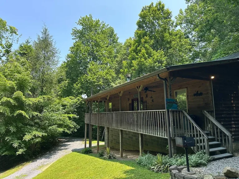 Incredible Mountain Retreat with Unmatched Buyer Incentives!