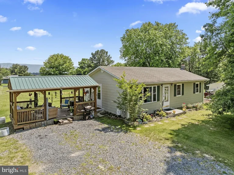 Beautifully Updated Home with Mountain Views at 166 Elizabeth Lane, Edinburg
