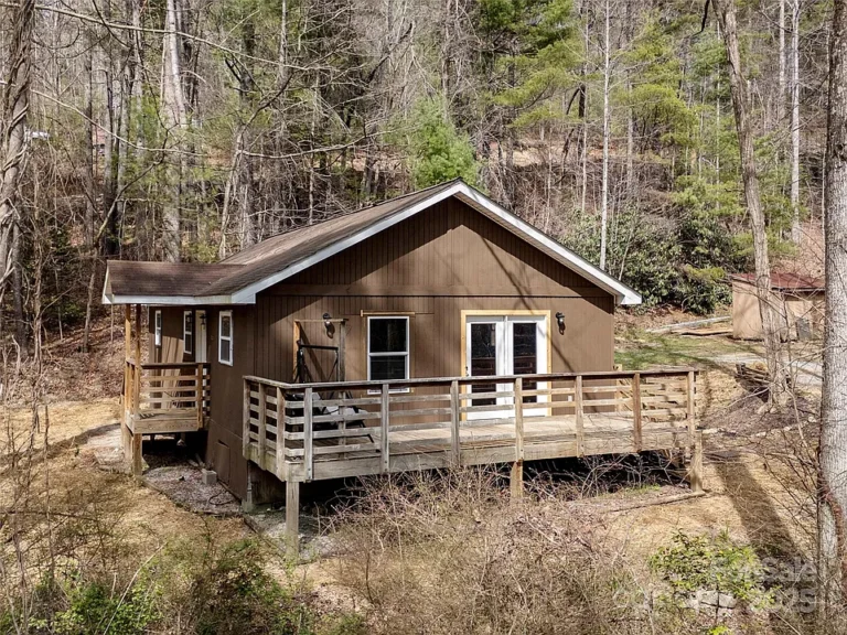 Charming Mountain Cabin with Scenic Views on 1.8 Wooded Acres