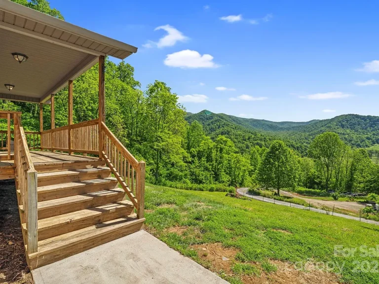 Serene One-Level Living with Panoramic Mountain Views in Cruso – 1.36 Acres!