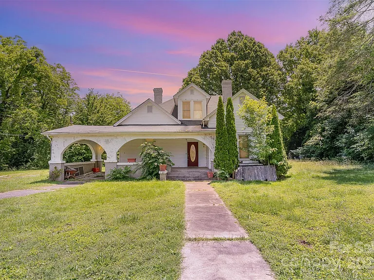 Charming 4-Bedroom