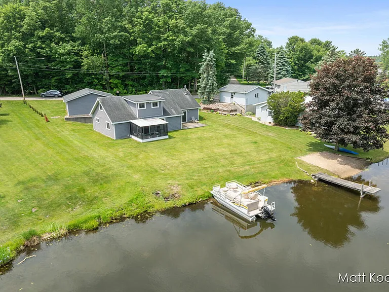 Tranquil Lakefront Living