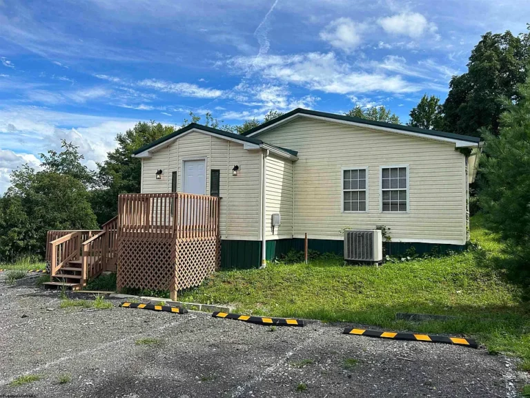 Versatile Residential or Commercial Property — Recently Updated & Ideally Located!