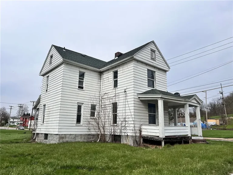 Investor Opportunity at 737 Countyline St, New Castle, PA 16101