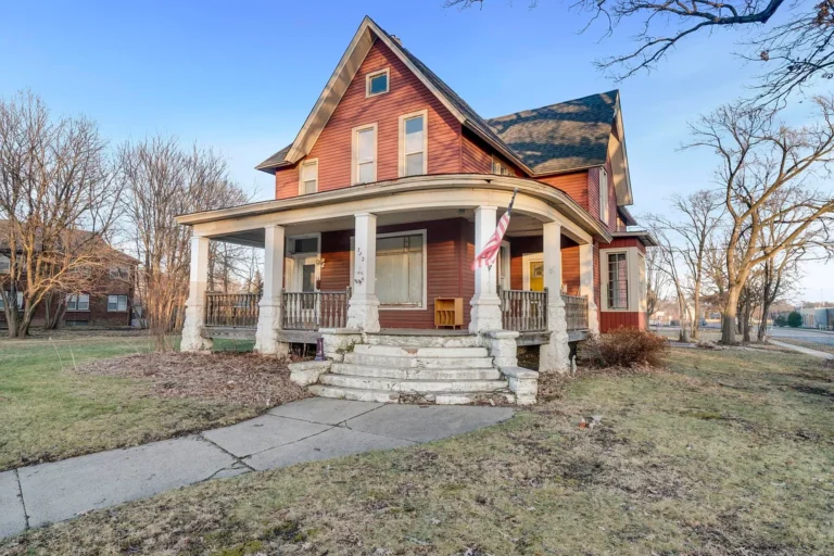 Spacious Character Home Near the Rock River: A Unique Opportunity in Southeast Rockford – $150,000