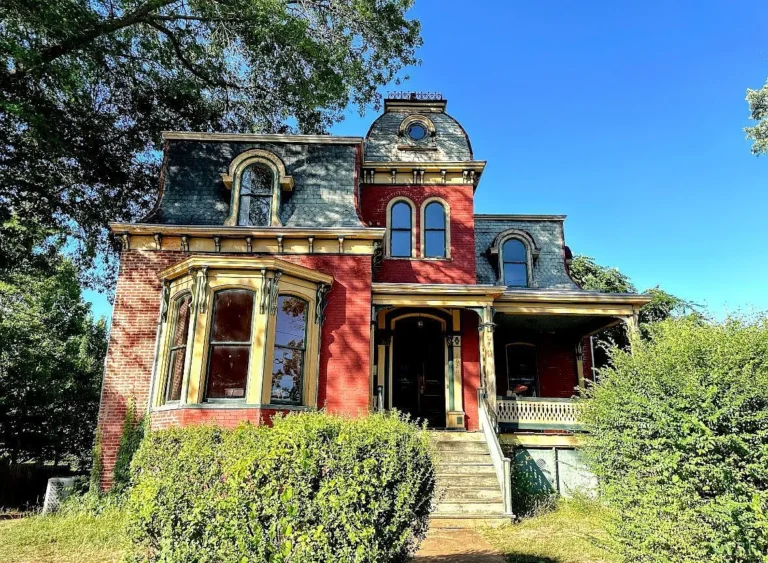 A Timeless Treasure: The Historic William Carroll House in Lynchburg, Virginia – $230,000