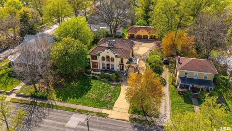 Offered at $398,000, 417 N Union Street in Lincoln, Illinois