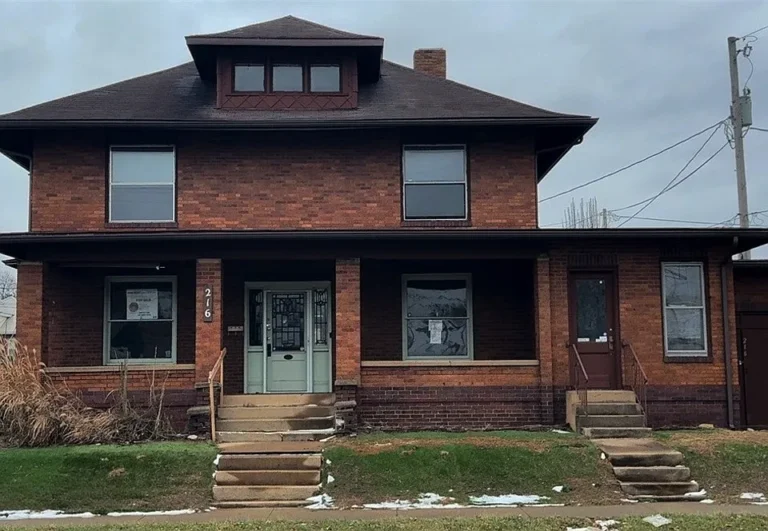 Versatile Four-Bedroom Home with Business Potential in Coshocton, Ohio – $99,000