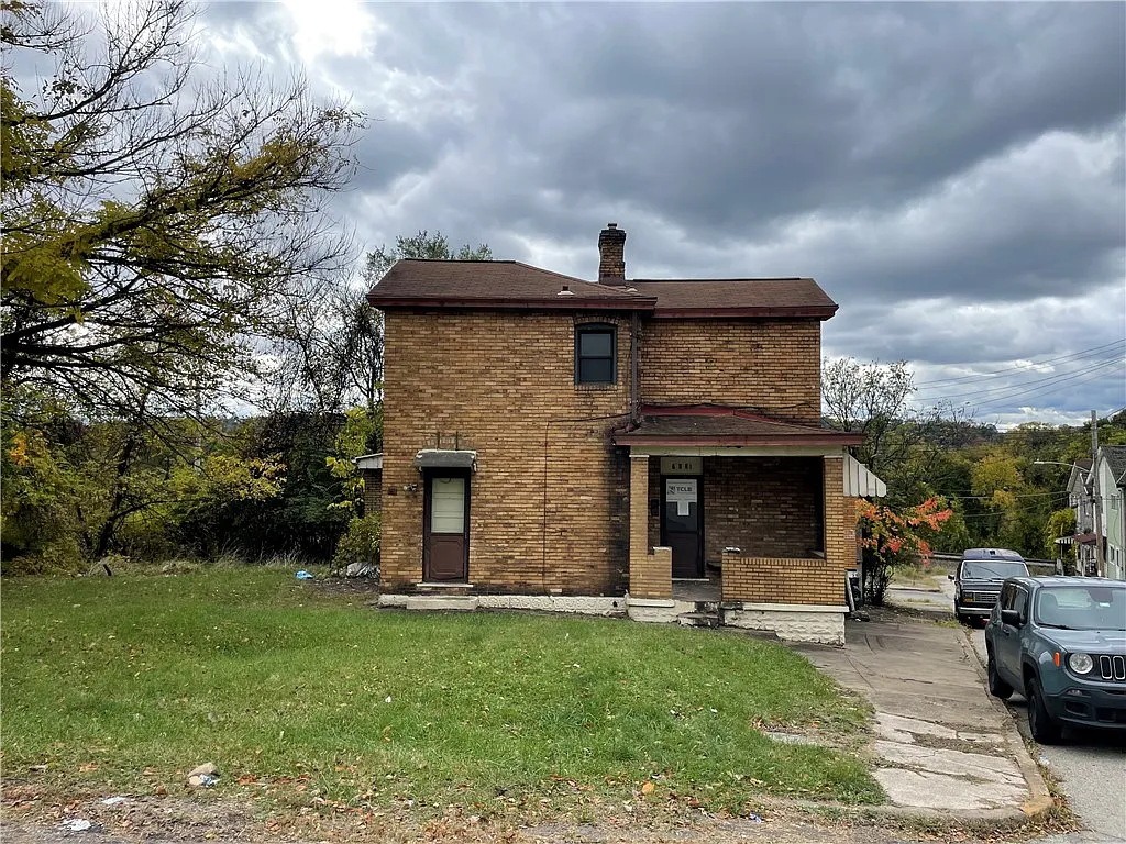 Investment Opportunity in Braddock, PA: Renovation Property with Adjacent Vacant Lot – $9,000
