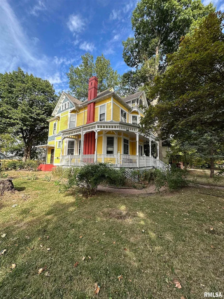 Charming Updated Home in Peoria – 429 E Frye Ave, Peoria, IL 61603 –