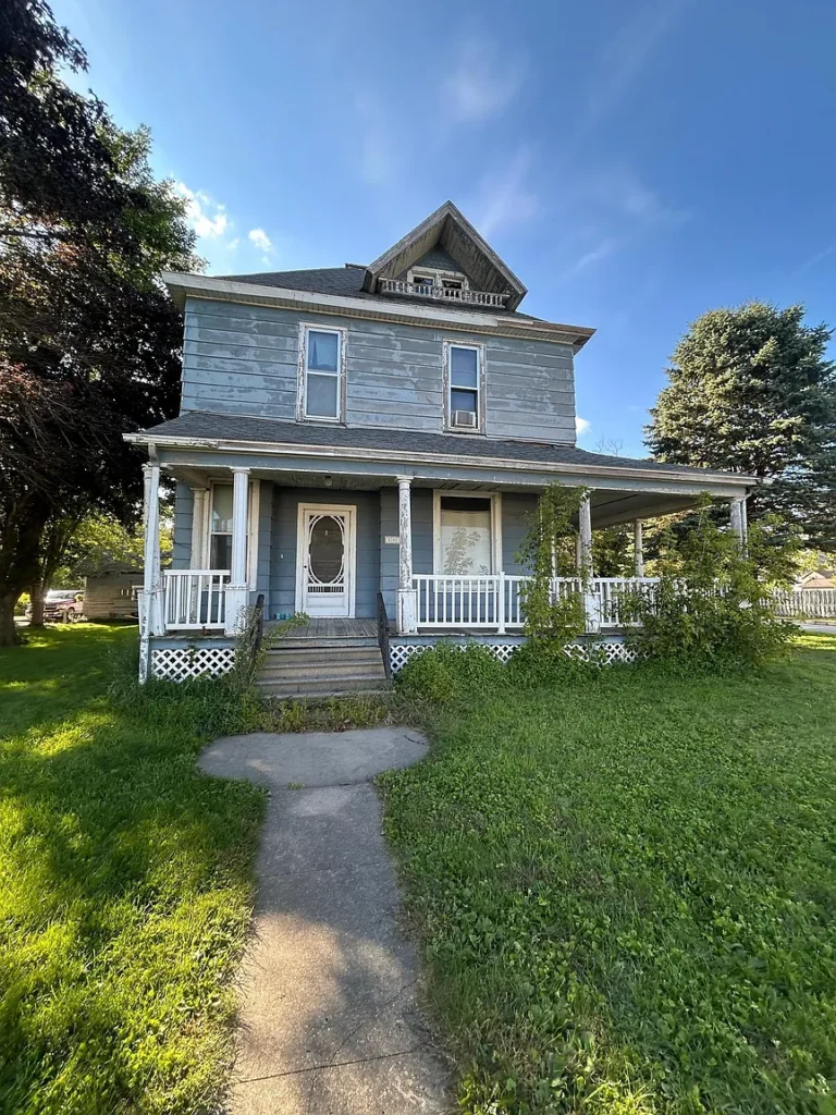Priced at $49,900, the property at 304 Broadway Street South in Alden, Minnesota