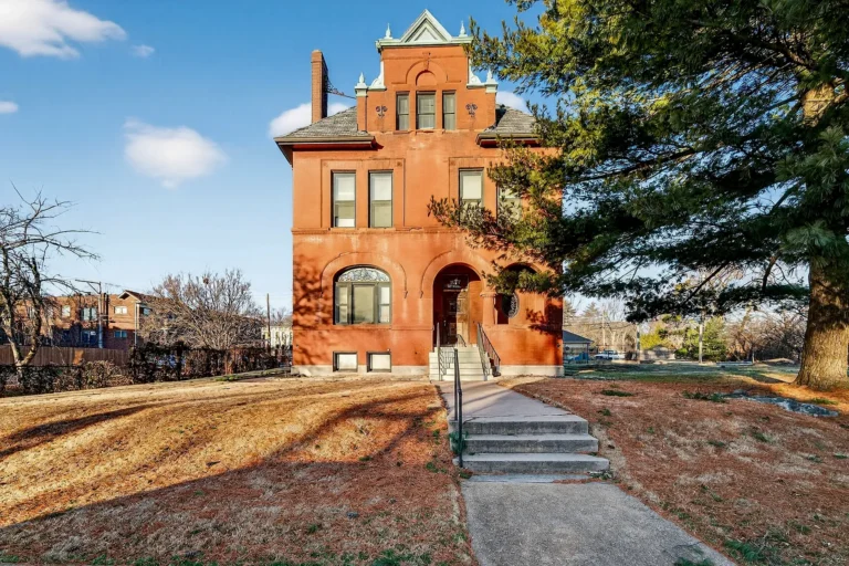 A Grand Architectural Legacy Awaiting Revival in the Heart of Saint Louis – $350,000