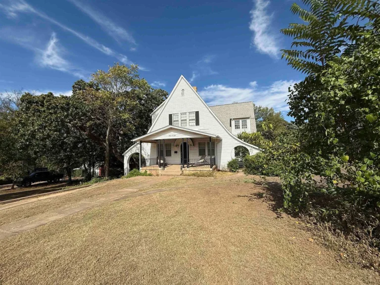 Investor Opportunity in the Heart of Pawnee, Oklahoma – 408 Cleveland St | $80,000