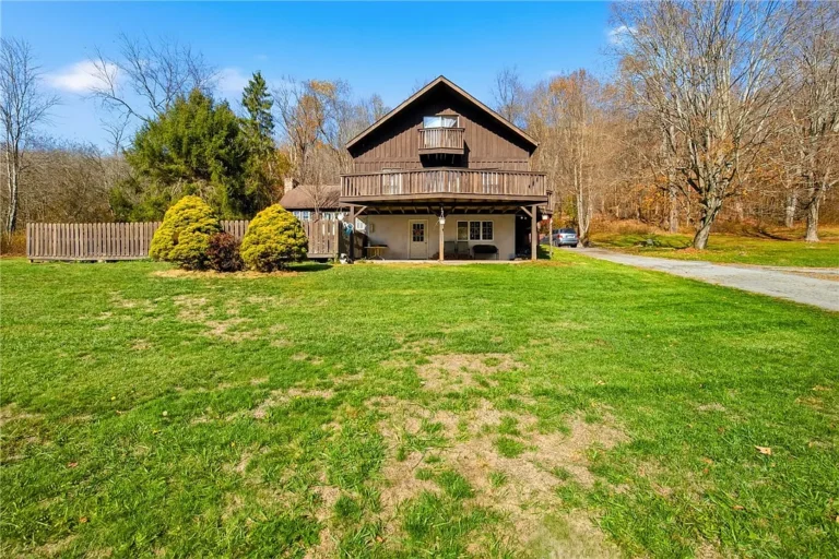 $115K Countryside Gem in Hooversville – 3 Beds, Fireplace & Huge Potential!
