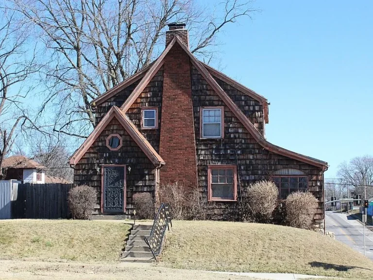 Classic 1926 Home with Renovation Potential – 2247 Van Brunt Blvd, Kansas City, MO 64127 – $105,000