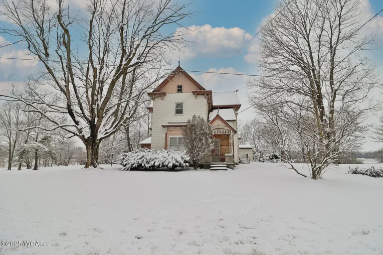 Spacious Farmhouse Opportunity on 2.5 Acres – 2105 Dutch Hollow Rd, Lima, Ohio – $150,000