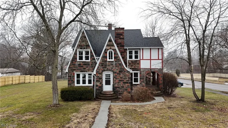 Affordable Renovated Home Near Mill Creek Park – A Smart Opportunity in Youngstown, Ohio – $100,000