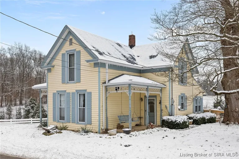 Storybook Farm Living: A Charming Equestrian Retreat on 5 Acres in Corydon, Indiana – $250,000