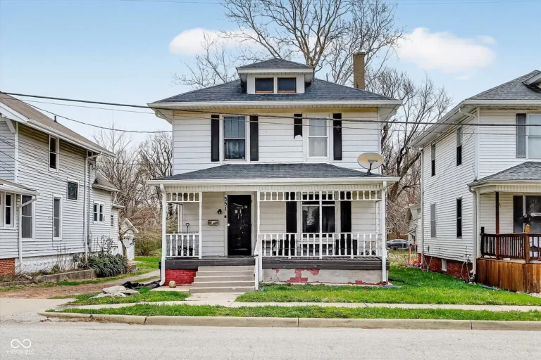 Unlocking Charm and Potential: A Classic Two-Story Home in Frankfort, Indiana – $173,000
