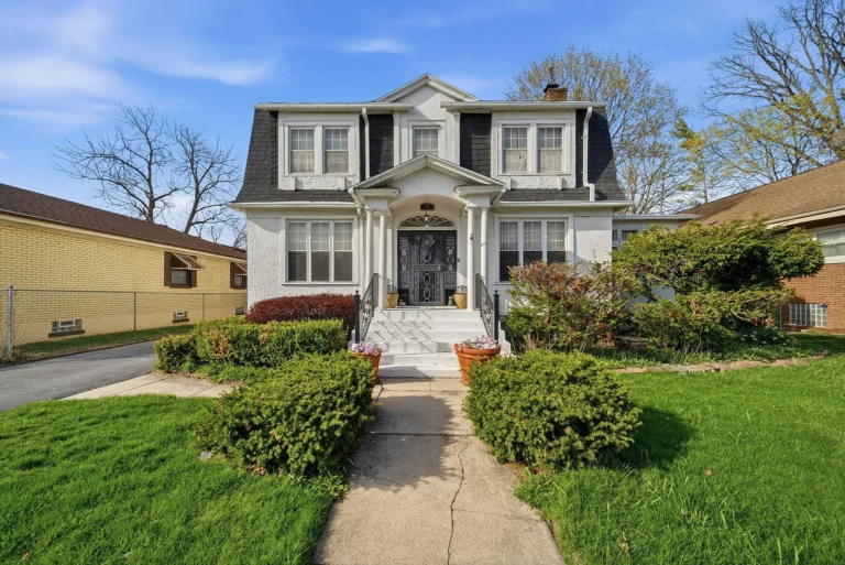 Timeless Charm and Modern Comfort: A Character-Filled Home in Harvey – $200,000