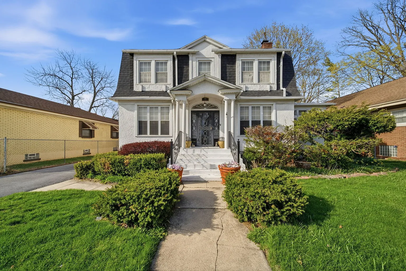 Timeless Charm and Modern Comfort: A Character-Filled Home in Harvey – $200,000