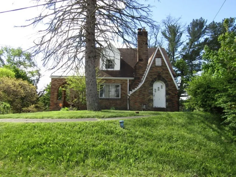 Charming Brick Cape Cod in Pittsburgh: Comfort, Character, and Untapped Potential – $79,900