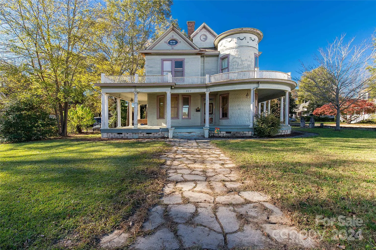 Timeless Elegance Reimagined: A Historic Victorian Treasure in Clover, South Carolina – $319,900