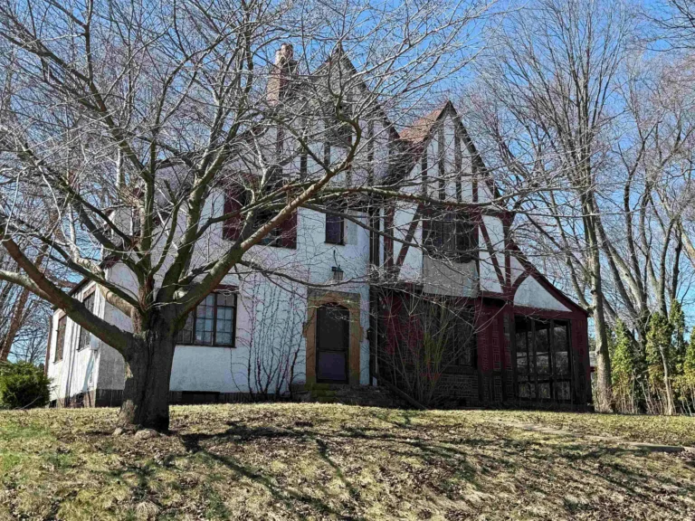 Timeless Character and Opportunity: Exploring 618 S Harvey Ave, Freeport, Illinois – $79,000