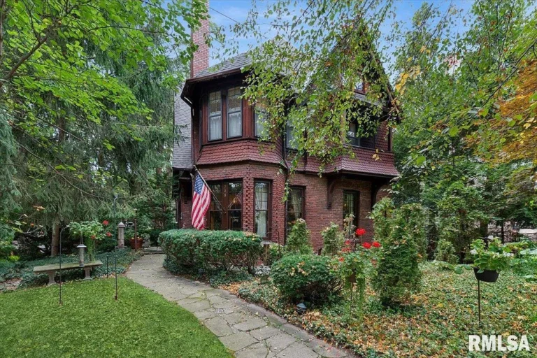 Charming Victorian Elegance Meets Timeless Comfort in Galesburg – $274,900