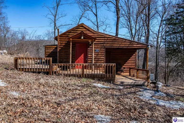 Secluded 20-Acre Hunting Cabin Retreat in Munfordville, Kentucky – Move-In Ready Escape for $139K