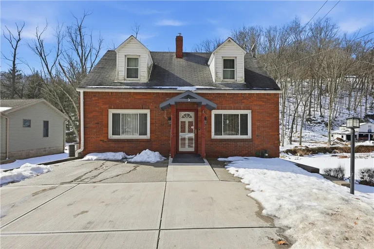 A Private Retreat in the Heart of the North Hills: 1113 Rochester Road, Pittsburgh, PA – $139,999