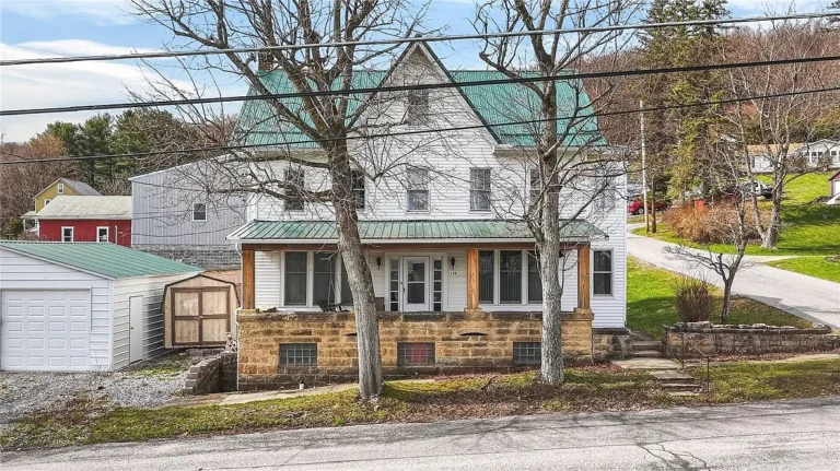Spacious 5-Bedroom Home with Endless Potential for Just $100K