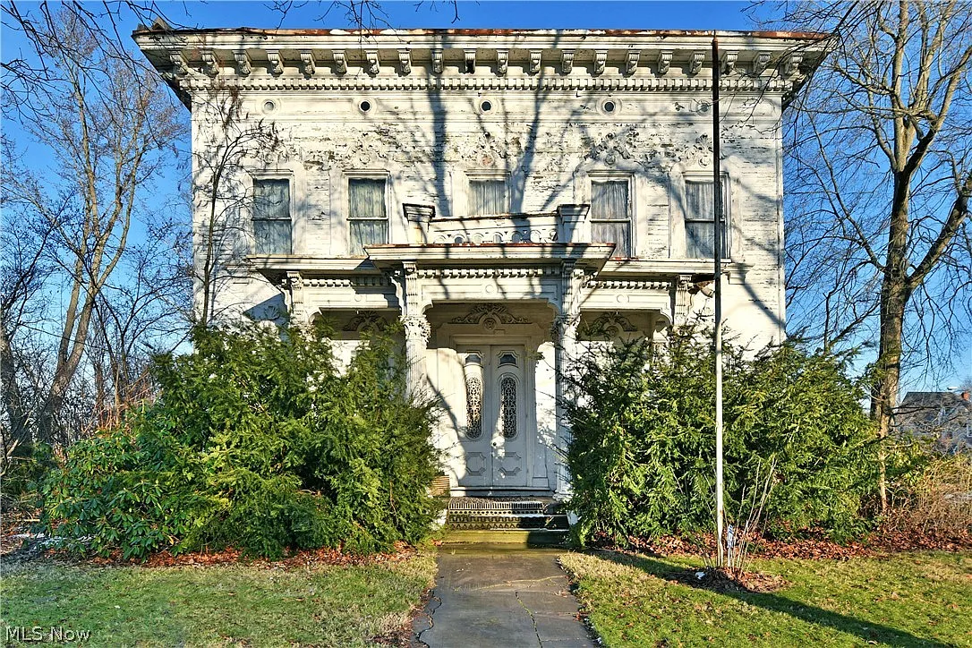 Historic Grandeur Reimagined: The Gillmer House on Millionaires Row – $124,800